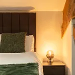Bradford Luxury Central Apartment